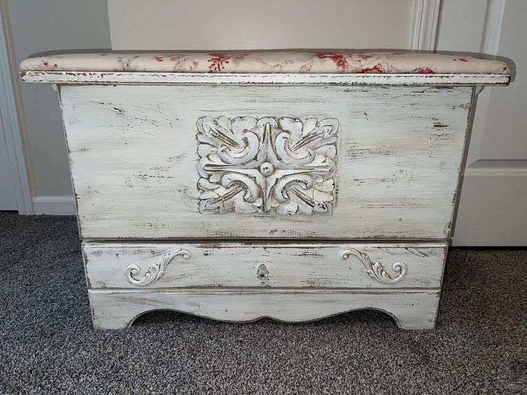 Shabby Chic Cedar Hope Chest (21”T,30”W,16”D)