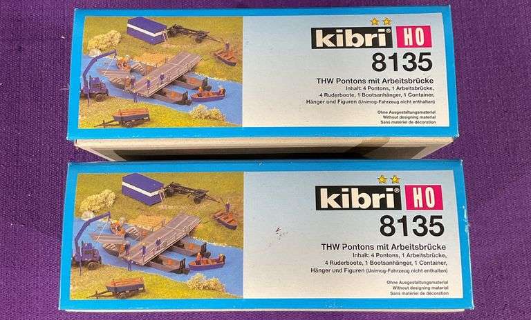 Pair of Kibri 8135 HO Scale Model Kit  of "THW Pontons mit Arbeitsbrücke”