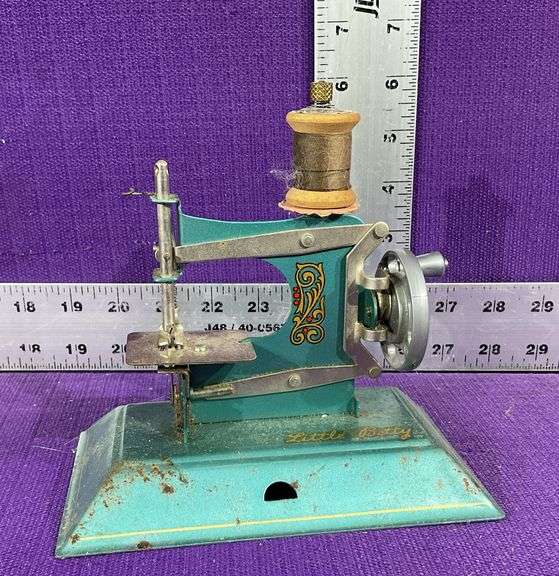 Vintage Little Betty Toy Sewing Machine Made In England
