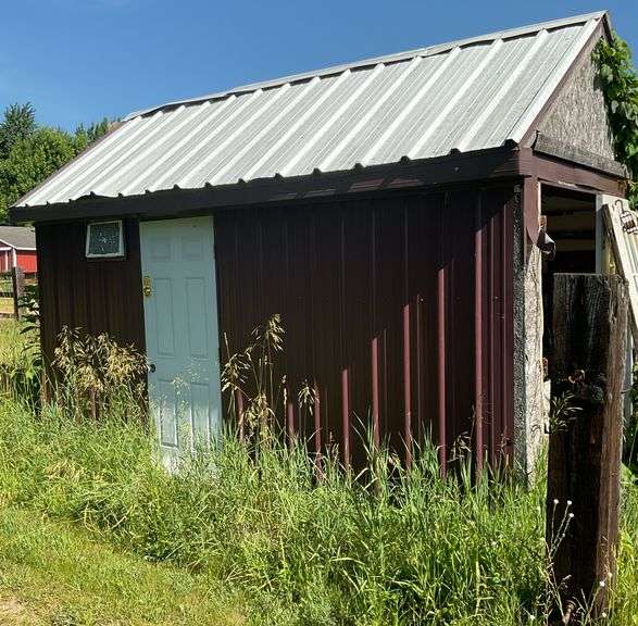 Garden Shed & Contents Buyer Responsible for Removal No Loader Available