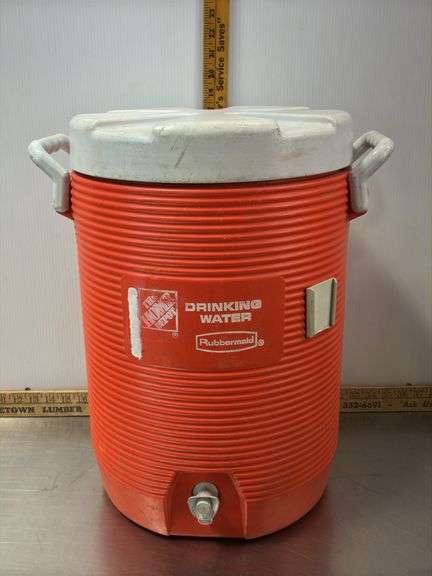 Rubbermaid Water Dispenser