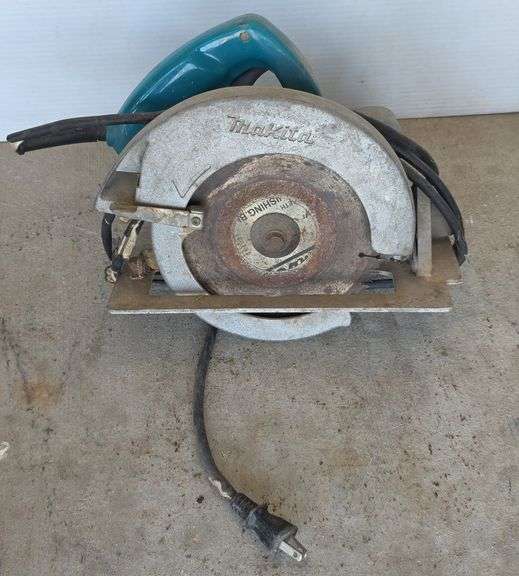Makita Saw