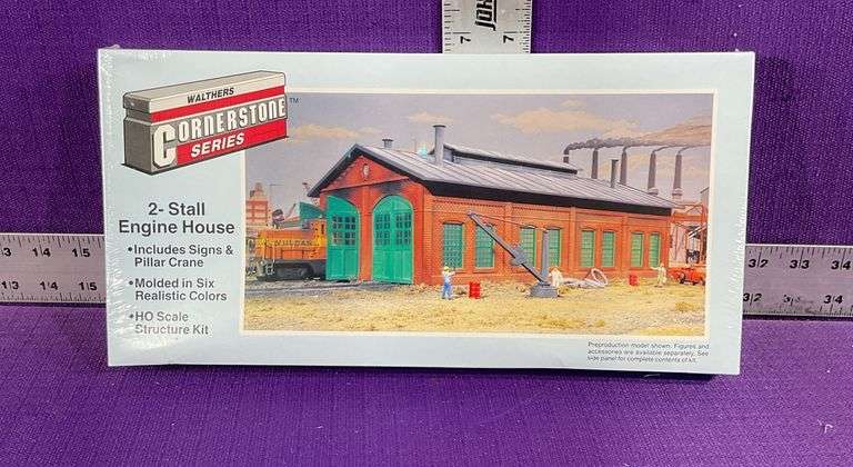 Walthers Cornerstone HO Scale 2-Stall Engine House Kit NIB