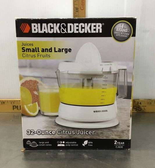 Black & Decker 32 Oz. Citrus Juicer (has power)