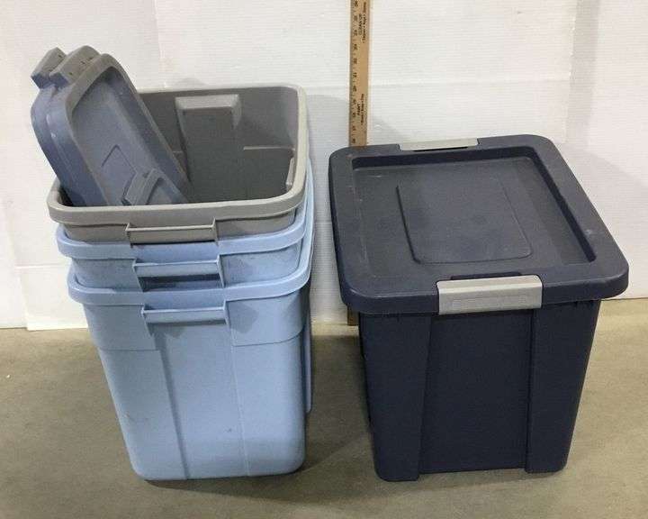 Sterilite Totes with Some Lids
