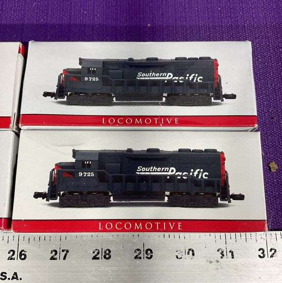 Set of 4 Southern Pacific Locomotives