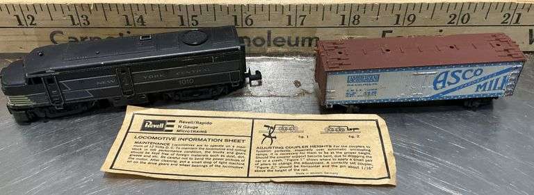 Vintage Revel Train, Tracks & Power Pack (N Gauge)