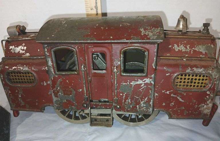 Lionel No. 38 Standard Gauge Engine, #116 Ballast Hopper & More
