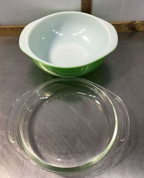 PYREX Green Casserole Dish With Lid