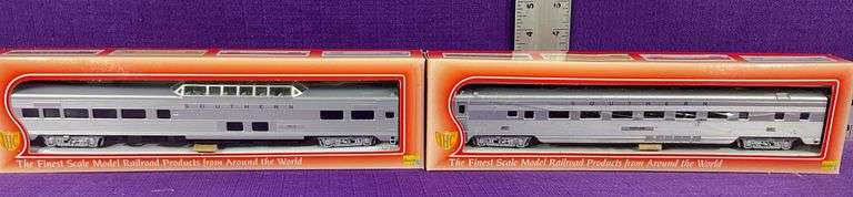 IHC HO Scale Southern Pullman Passenger Car & IHC HO Scale Atchison Topeka W/ Corrugated Sides & San