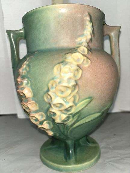 Roseville Foxglove 162-8 Green Petal Vase