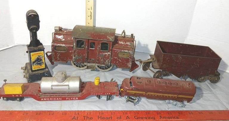Lionel No. 38 Standard Gauge Engine, #116 Ballast Hopper & More