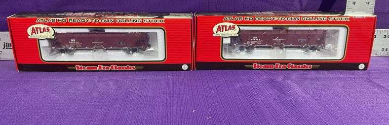 Pair of Atlas HO Ready-to-Run Rolling Stock HO Scale 70-Ton Hart Ballast Cars