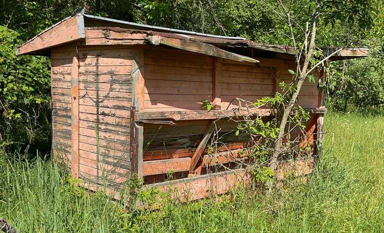 Cattle Feeder Buyer Responsible For Removal