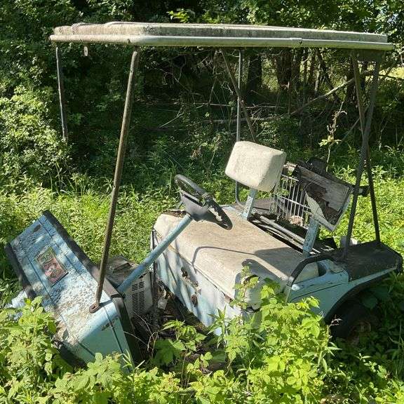 Ez-Go 3 Wheel Golf Cart & Charger Non Running