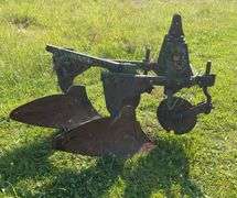 Oliver 3242 3 Point 2 Bottom Plow