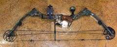 Matthews Solo Cam Right Hand Compound Bow w/ Quivers & Arrows + Case