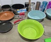 Assorted Plastic Wear, Strainer, Bowls, Pans, Pots, Lids