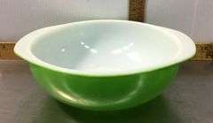 PYREX Green Casserole Dish With Lid