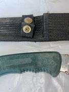 Nice Variety of Hunting Knives & Utility Knife