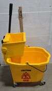 Commer I'll Mop Bucket and Wringer