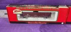 Pair of Atlas HO Ready-to-Run Rolling Stock HO Scale 70-Ton Hart Ballast Cars
