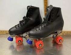 Men’s Size 10 Chicago Skates (Wheels Light Up)