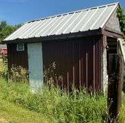 Garden Shed & Contents Buyer Responsible for Removal No Loader Available