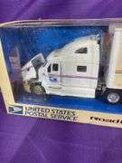 Road Rigz 1:32 Scale Die Cast USPS Peterbilt Tractor & Trailer