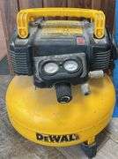 Dewalt Compressor(Powers On)