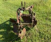 Oliver 3242 3 Point 2 Bottom Plow