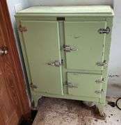 Vintage Snowflake Ice Box 43”x32”x16”