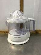Black & Decker 32 Oz. Citrus Juicer (has power)