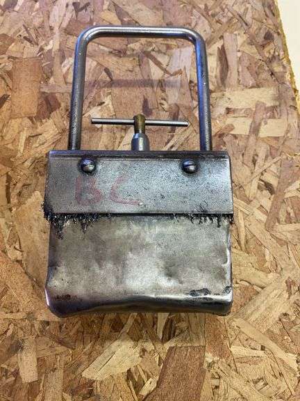 Magnet-Handheld with Release