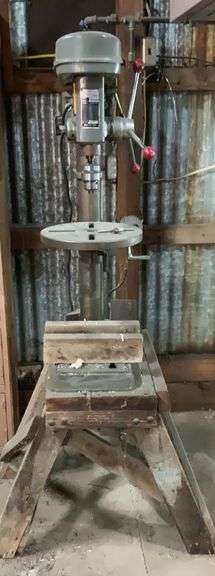 Duracraft DP-1214 Drill Press & Wood Stand Has Power When Plugged In See Video