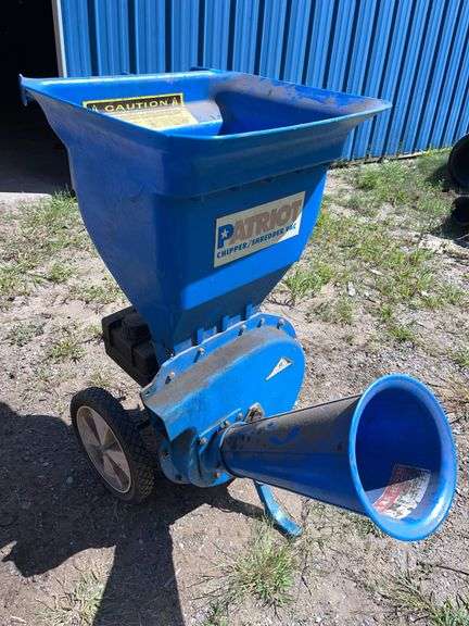 Patriot Chipper/Shredder Vac w/ 5hp Tecumseh Motor- has compression