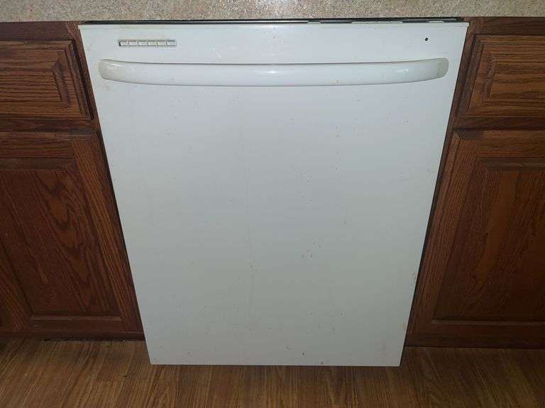 GE Dishwasher - Has Power