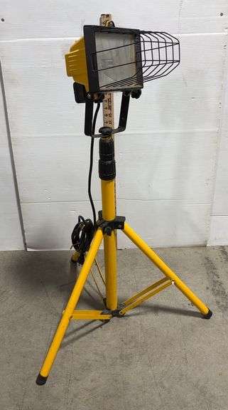 Halogen Tri-Pod Light