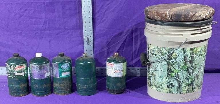 5 Gallon Swivel Hunting Seat W/ 2 Full & 3 Empty 1Lb Propane Tanks