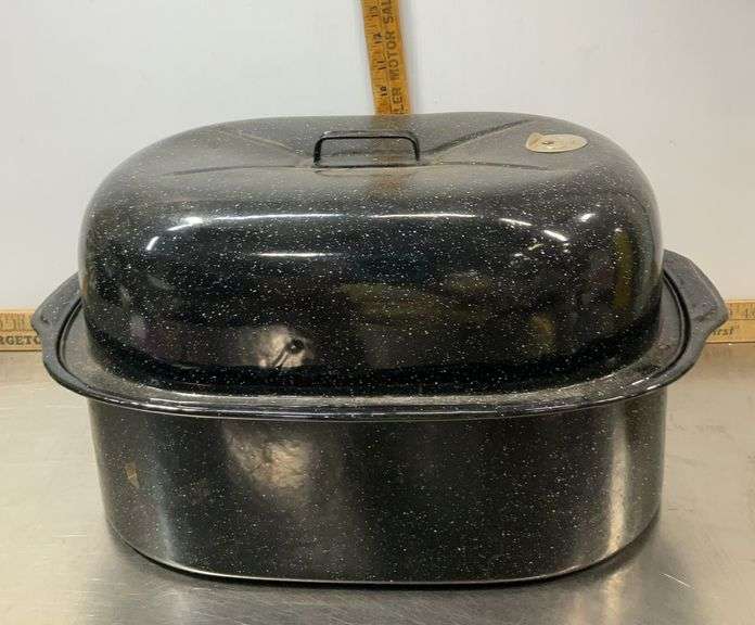 Large Roaster Pan With Insert - Sherwood Auctions