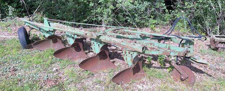 John Deere F145A Plow