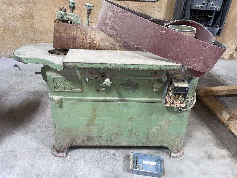 Ekstrow Carlson & Co. Bench Sander No. 111- was direct wired as 220
