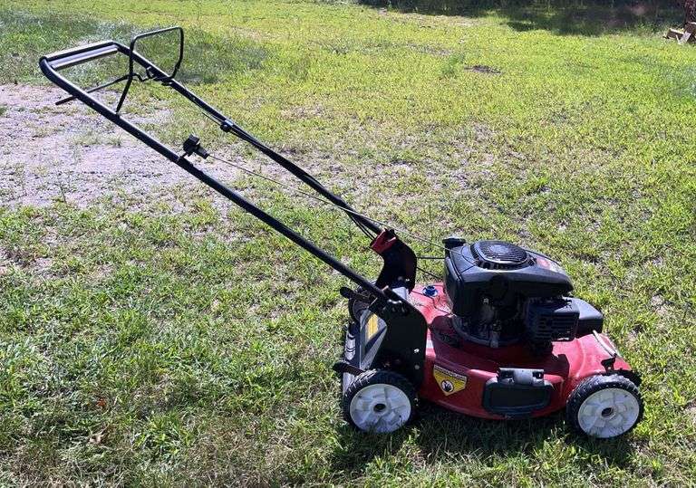 Toro Recycler Self Propelled Lawn Mower- pulls easily - missing air cleaner