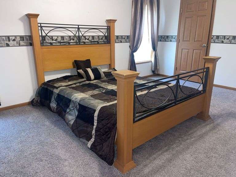 Ornate Oak Queen Size Bed Frame, Box Spring & Bedspread w/ Matching Throw Pillows