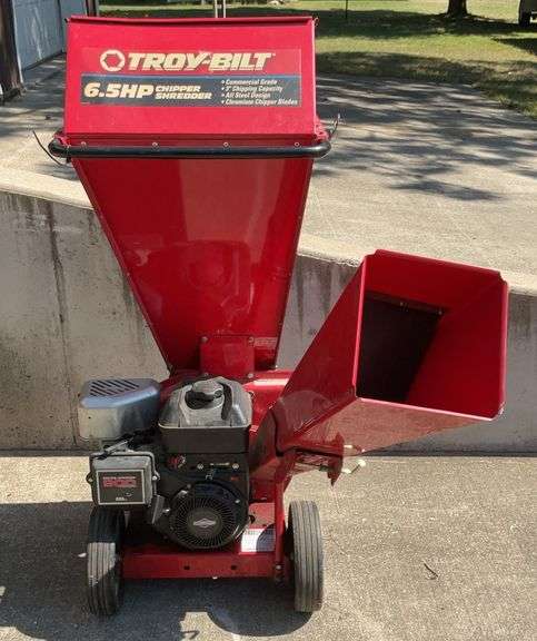 Troy Bilt 6.5 HP Chipper Shredder Runs & Chips