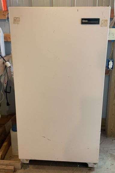 Gibson Heavy Duty Commercial Freezer 55.5”x28”x26.5” Has Power When Plugged In