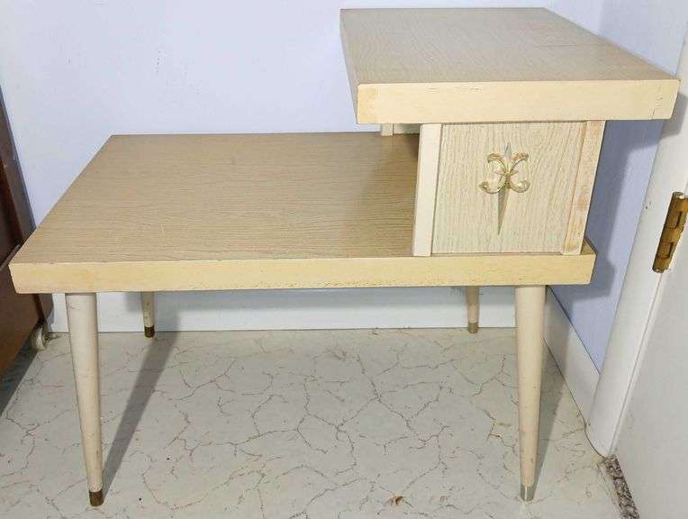 Mid Century Modern Blonde Laminate Top End Lamp Tables 21.5"Tx23"Dx15"W