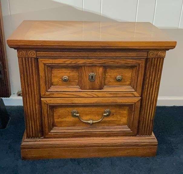 Oak Nightstand 23”Tx26”Lx16”W