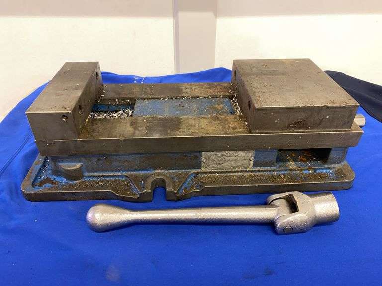 KURT Machinist Vise D-675-1A