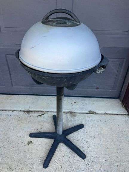 Electric 18” Round Grill- has cord & power when plugged in